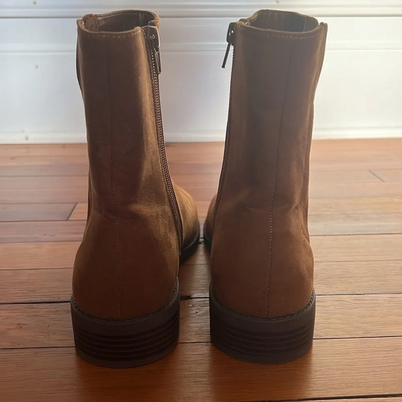 LOFT Cognac Brown Lug Sole Classic Cool Chelsea Boots with Zip Closure - Picture 6 of 10